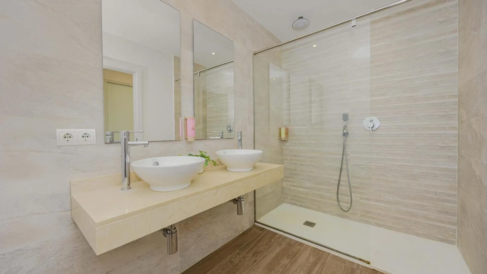 Villa Jade I كان بيكافورت